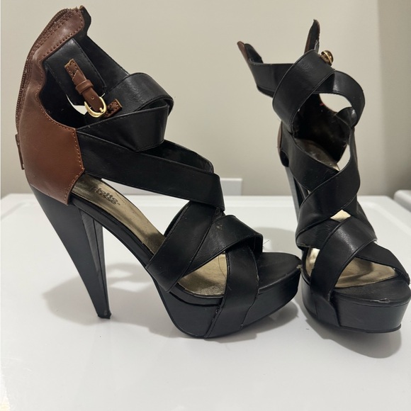 Black/brown women’s heels for sale! - Picture 2 of 3